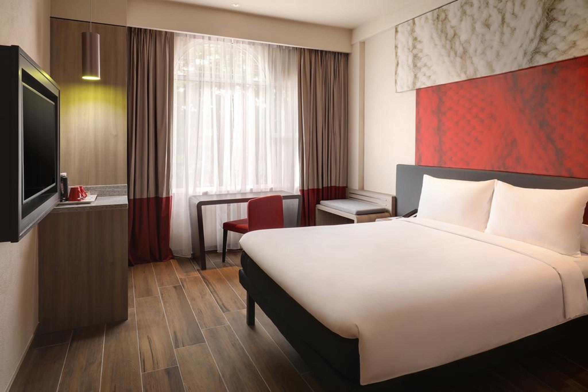 Ibis 4*