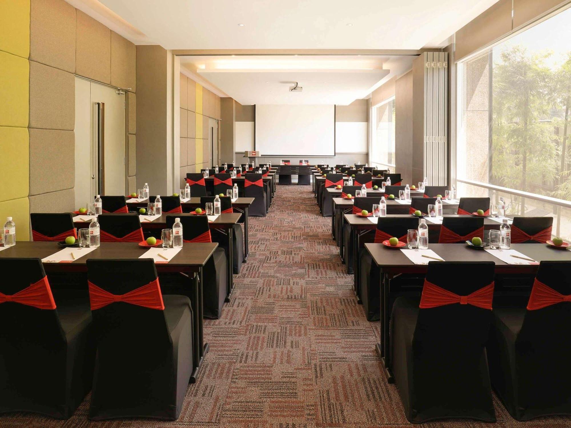 Ibis 4*